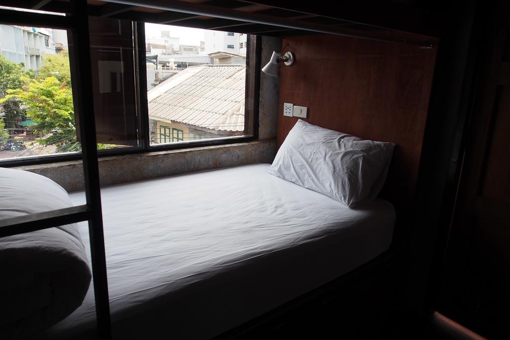 Bangkok Story Hostel Exterior photo